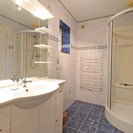 élégant Manoir Avec Jardin Et Cheminée, à - Fr-1-497-180 *