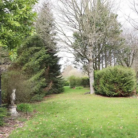 Vakantiehuis Charmante Maison Avec Jardin Clos A - Fr-1-497-180